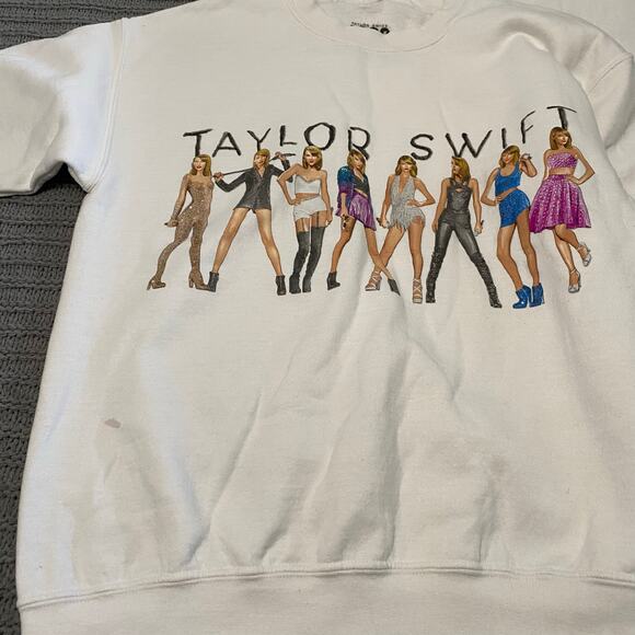 Taylor Swift 1989 White Crew Neck Sweater Women’s Size Medium - Picture 7 of 8